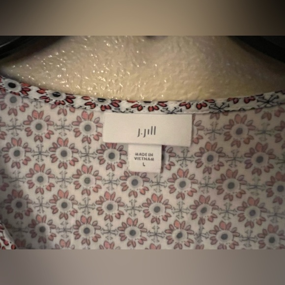 J. Jill 3/4 Sleeved V-Neck Floral Blouse L - Picture 6 of 9